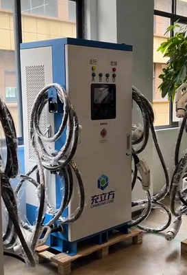 İyi bir fiyat. 400A IP54 Dört Silahlı Akıllı Halk Elektrikli Araba Şarj İstasyonları çevrimiçi