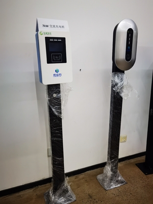 İyi bir fiyat. IP65 Tip 2 7kw 32A Elektrikli Araç Şarj Yığın Elektrikli Araç AC Şarj Yığın çevrimiçi