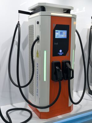 İyi bir fiyat. 180kW Çift Tabancalı DC Elektrikli Araç Şarj Cihazı CCS1 CCS2 CHAdeMO GB/T OCPP 1.6J 200-1000V IP54 Zemine Monte Çevrimiçi